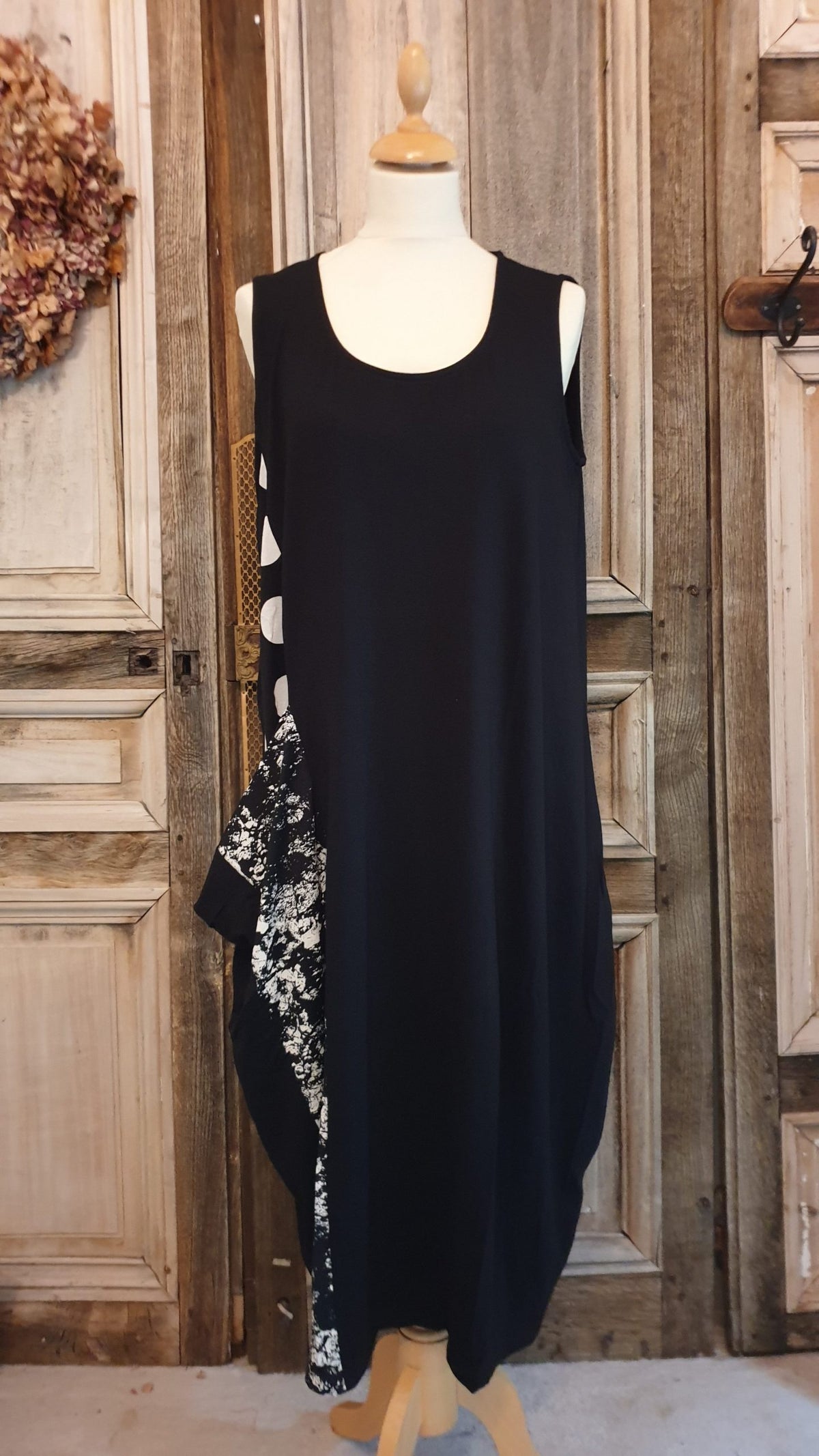 Alembika - Mouwloze Jurk - Black White - Maat 2